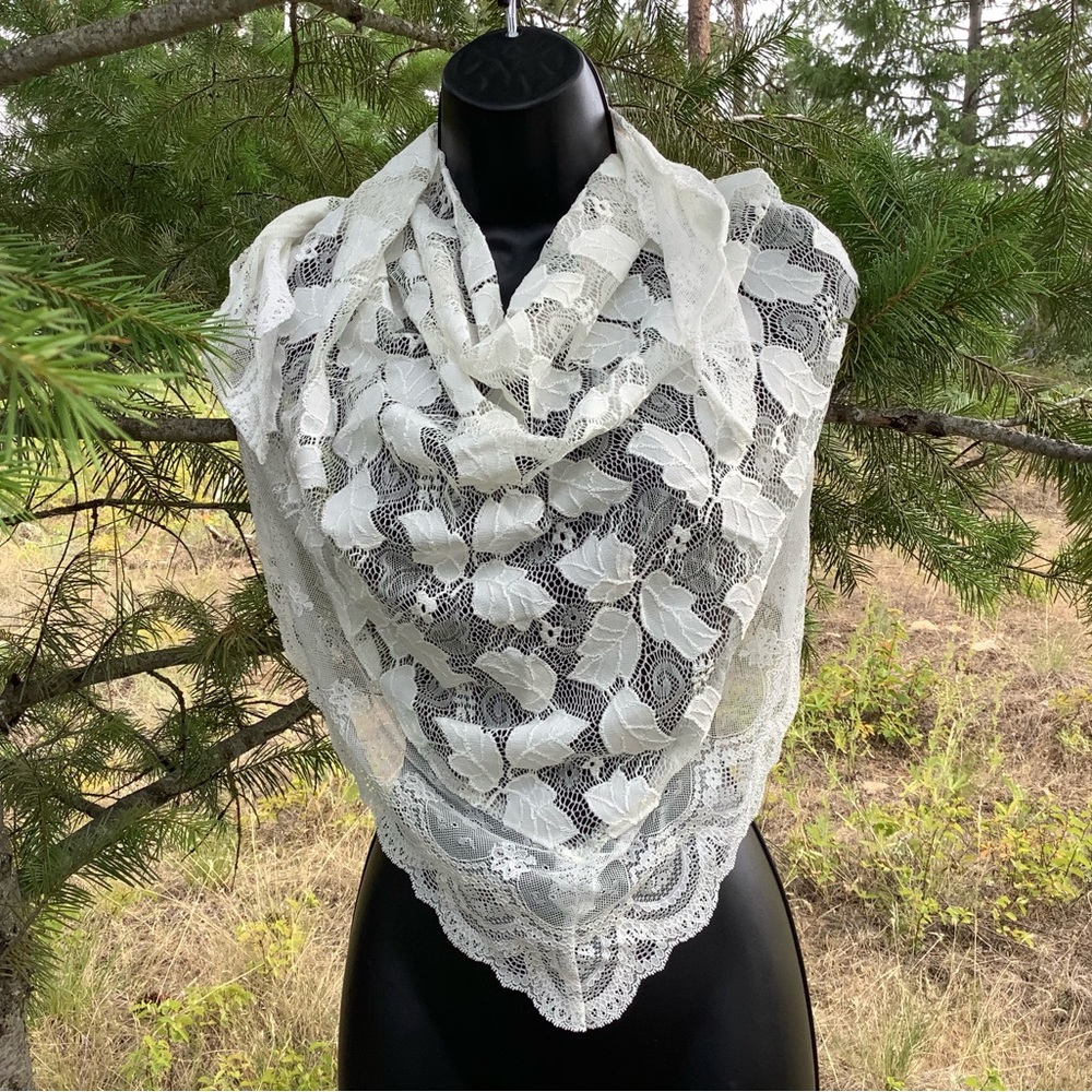 Off White lace shawl for bride Wedding lace shawl boho theme bridal shawl